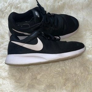 Nike Tanjun size 7.5